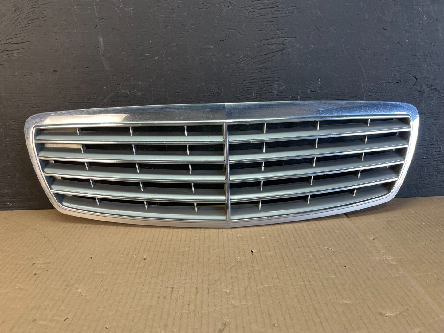 2003 to 2006 Mercedes Benz E-Class Front Upper Grill Grille ae3721 DG0