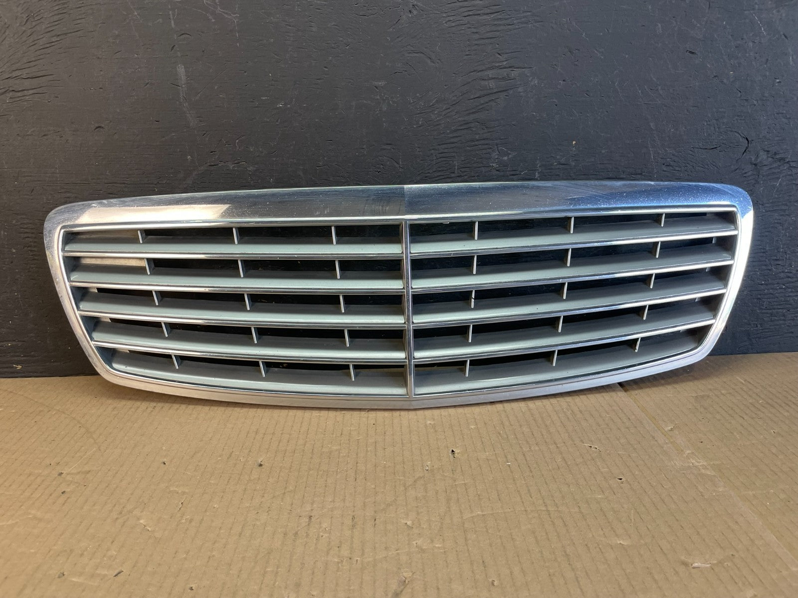 2003 to 2006 Mercedes Benz E-Class Front Upper Grill Grille ae3721 DG0