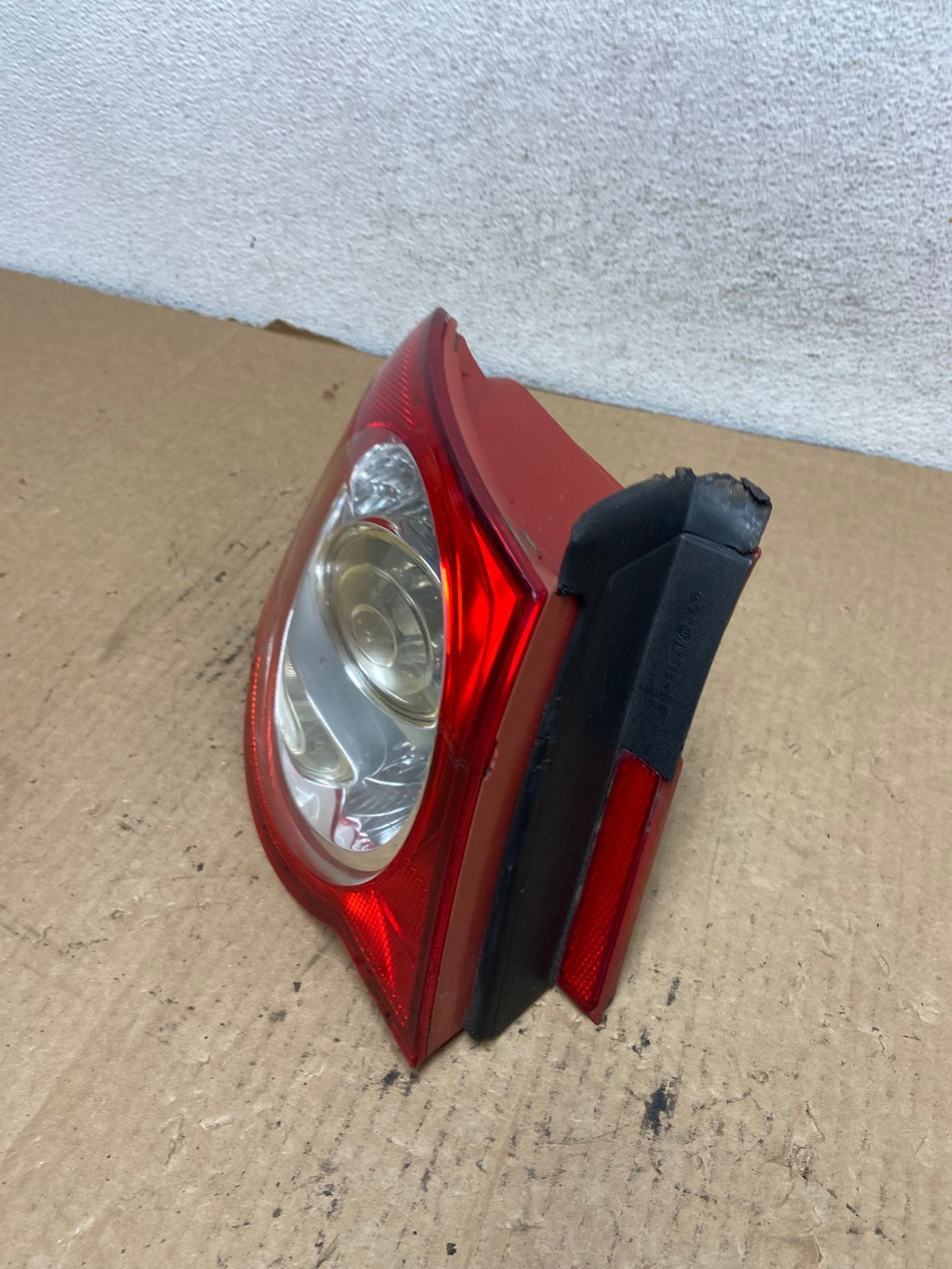 2006 to 2010 Volkswagen Passat Sedan Left Driver Side Tail Light AG2139 LK1