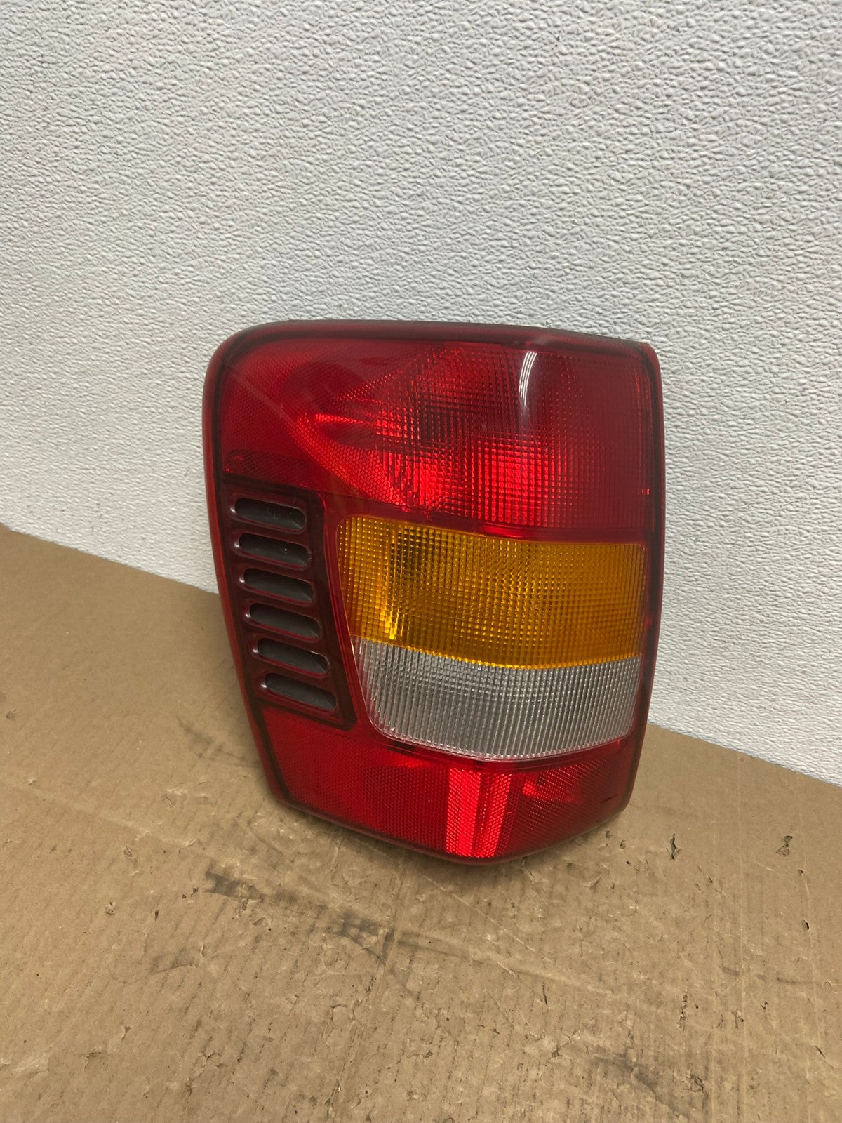 1999 - 2004 Jeep Grand Cherokee WJ Left Driver Lh Tail Light AB8346LK0