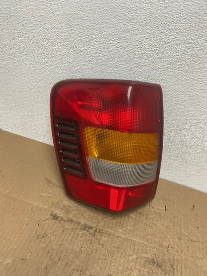 1999 - 2004 Jeep Grand Cherokee WJ Left Driver Lh Tail Light AB8346LK0