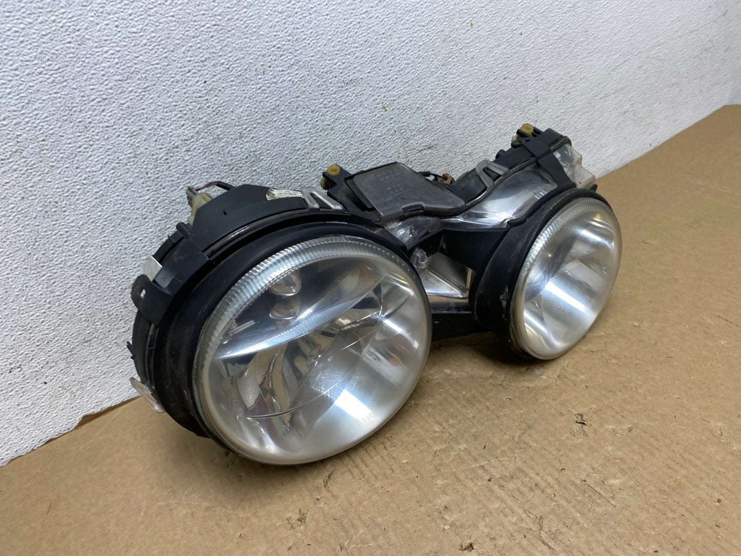 2000 to 2002 Jaguar S-Type Right Passenger Side Halogen Headlight AF7387 DW2