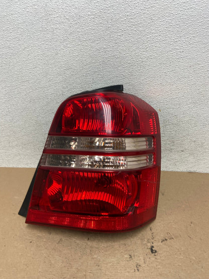 2001 2002 2003 Toyota Highlander Right Passenger RH Tail Light AF4734 LK0