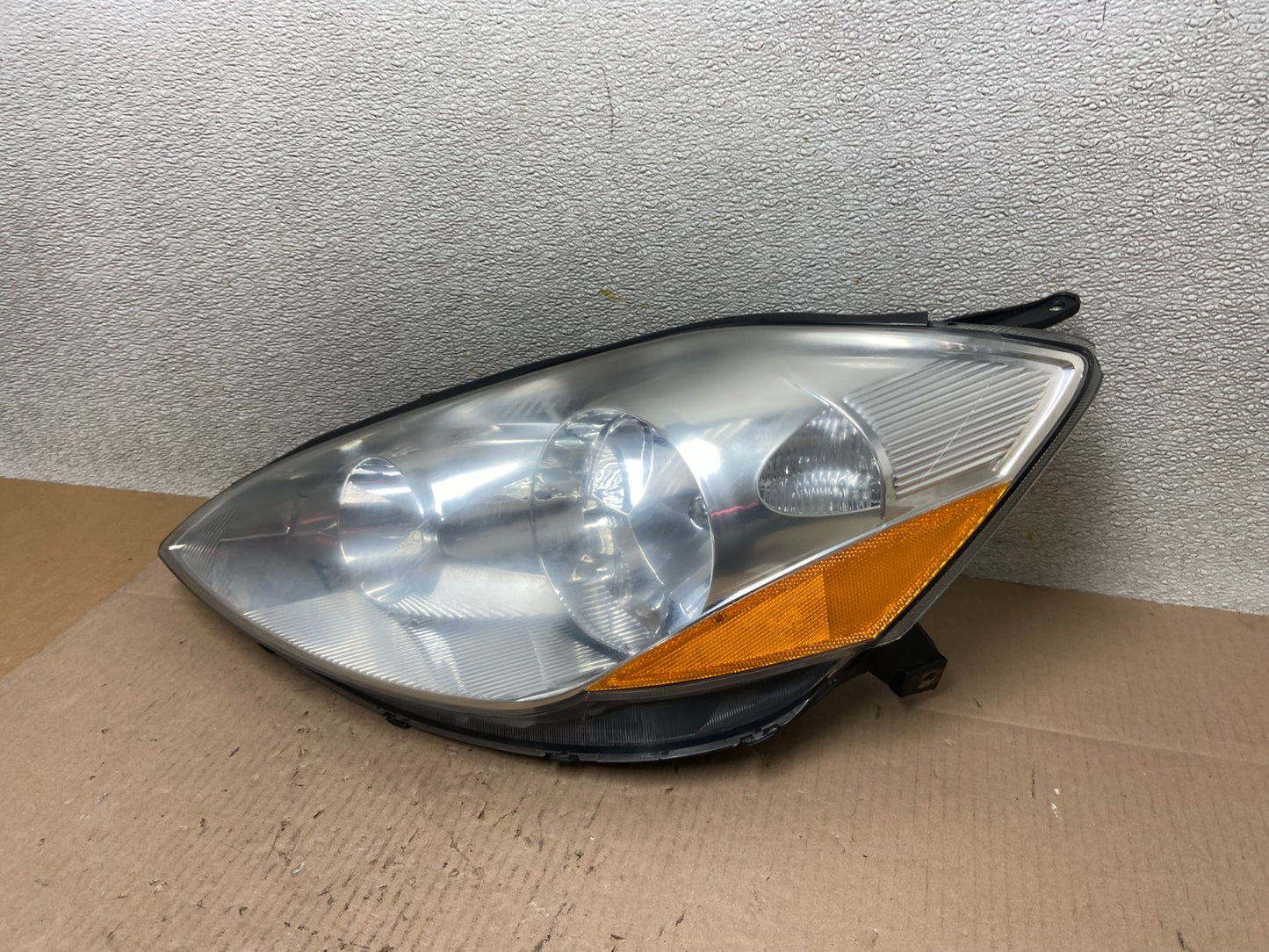 2006 to 2010 Toyota Sienna Left Driver Lh Side Headlight Halogen Z3756 DW1