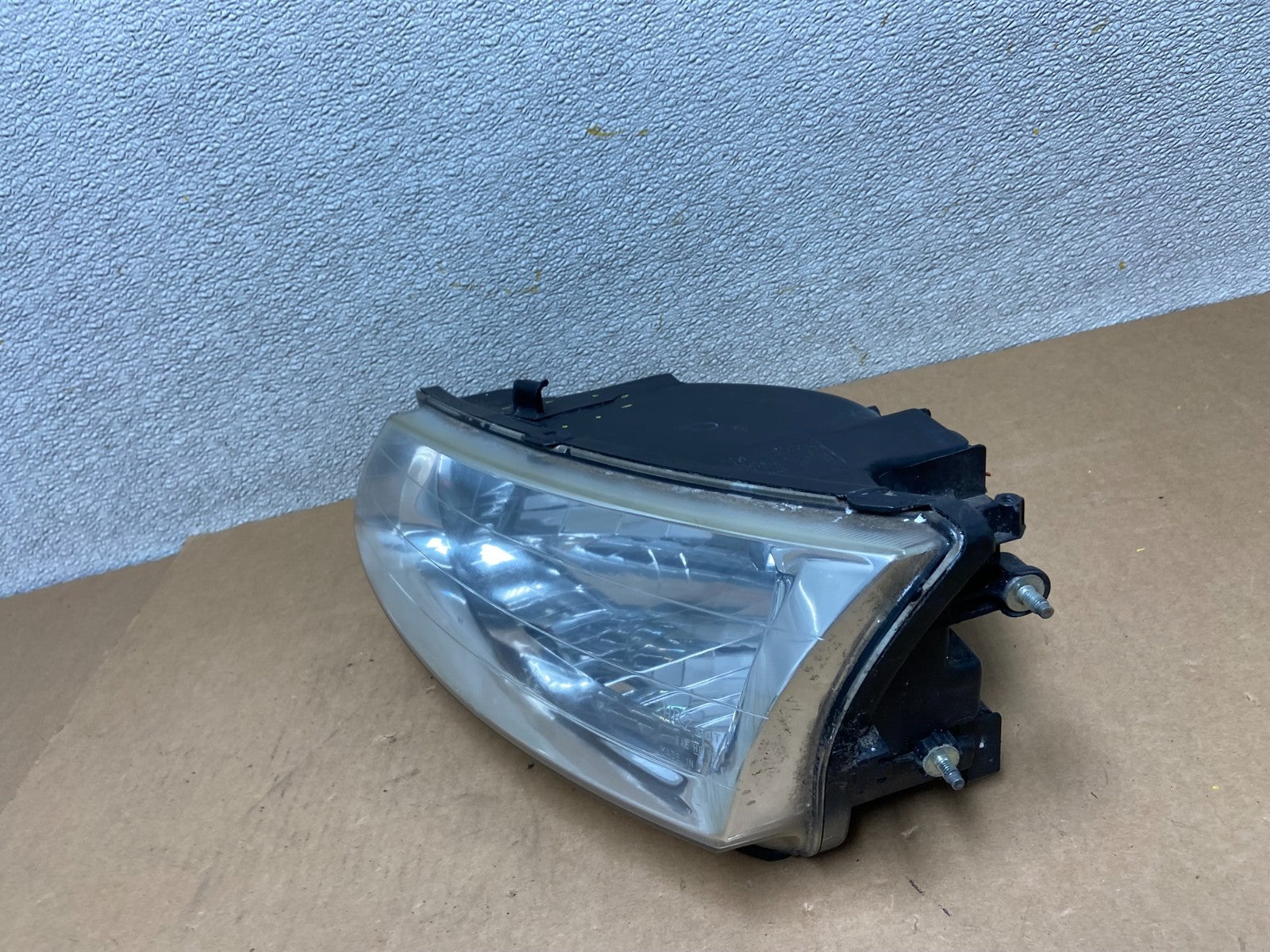 1999-2001 Toyota Solara Left Driver LH Halogen Headlight Z6668 DW1