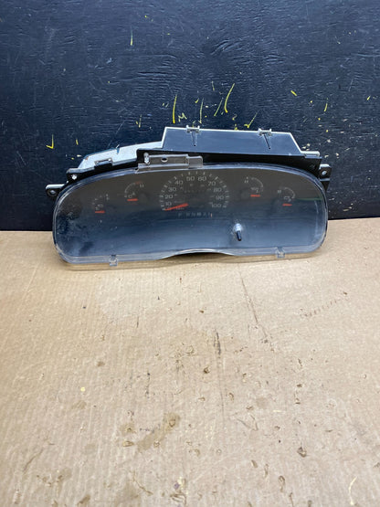 2001 - 2002 Ford Econoline E250 E350 Van Speedometer Instrument Cluster z4305 DG0