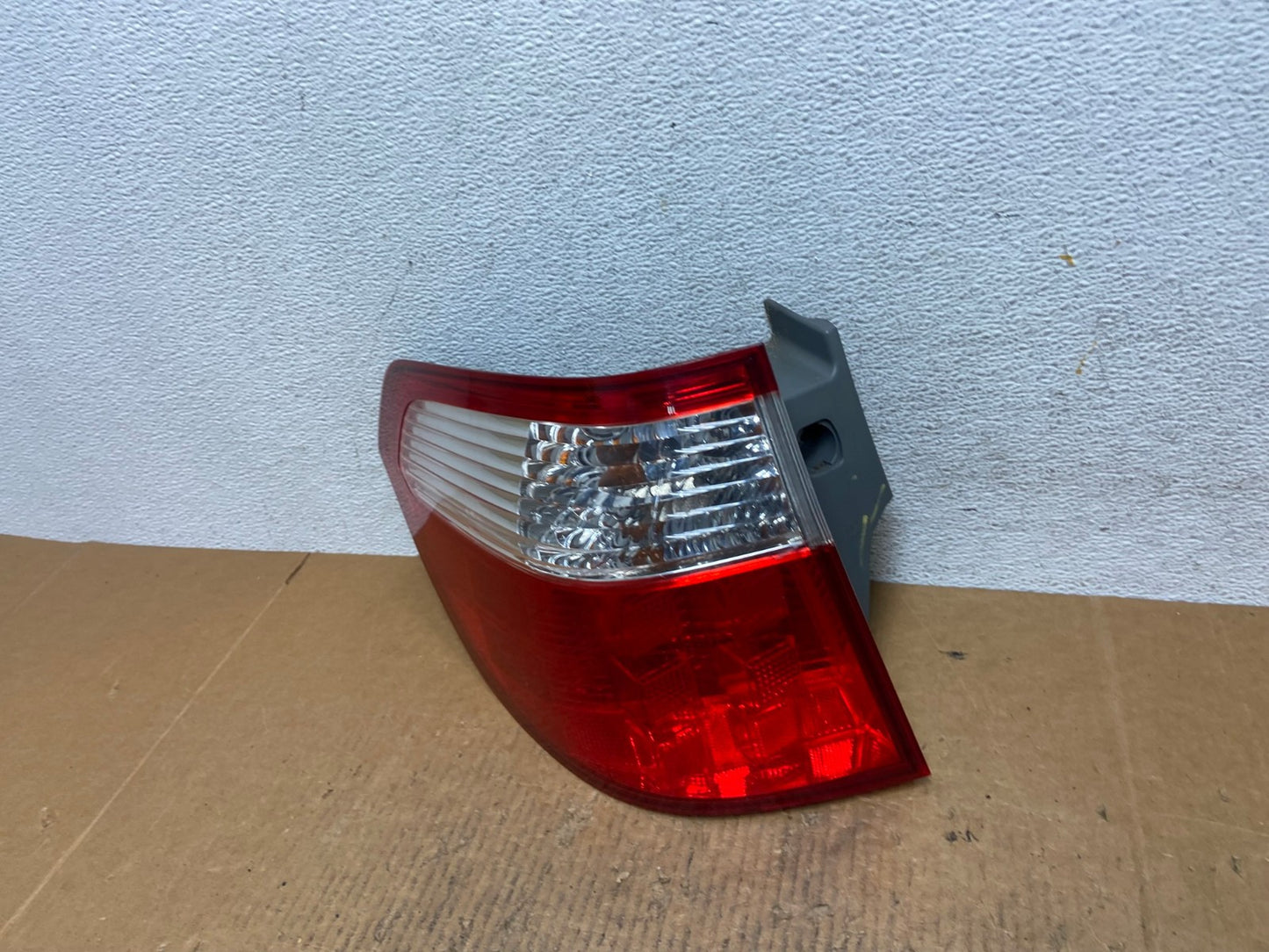 2005 2006 2007 Honda Odyssey Left Driver LH Side Tail Light AE2618 LK1