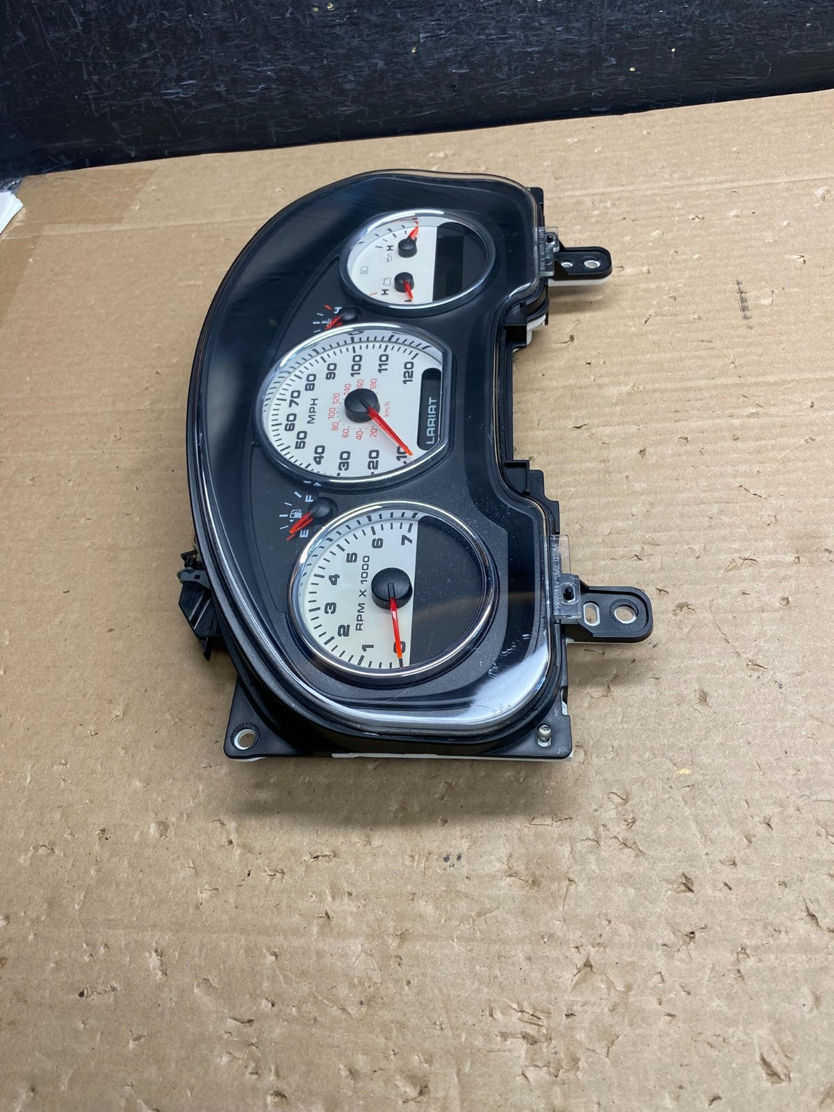 2004 - 2005 Ford F150 F-150 Lariat Speedometer Cluster Gauge ag6367 DG1