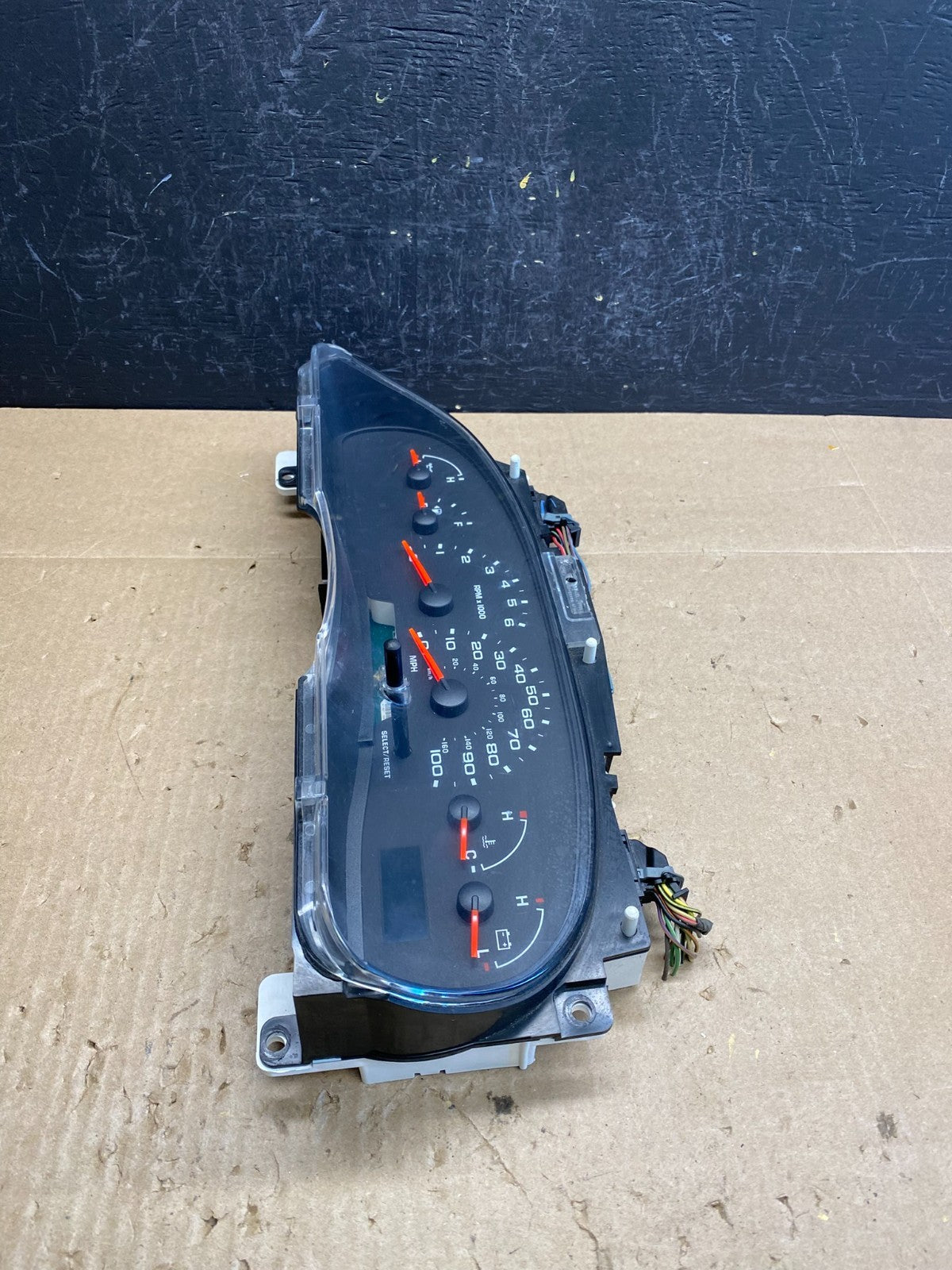 2006 Ford E350 Gauge Speedometer Cluster AC6668 DG2