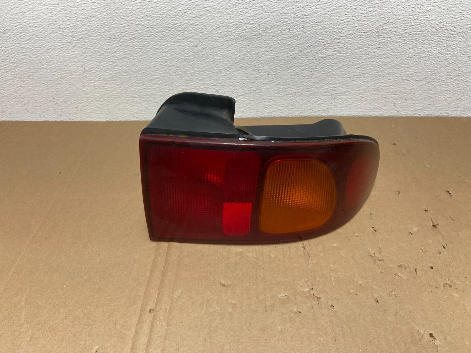 1994 to 1997 Acura Integra Right Passenger RH  Side Tail light ab6795 DG0