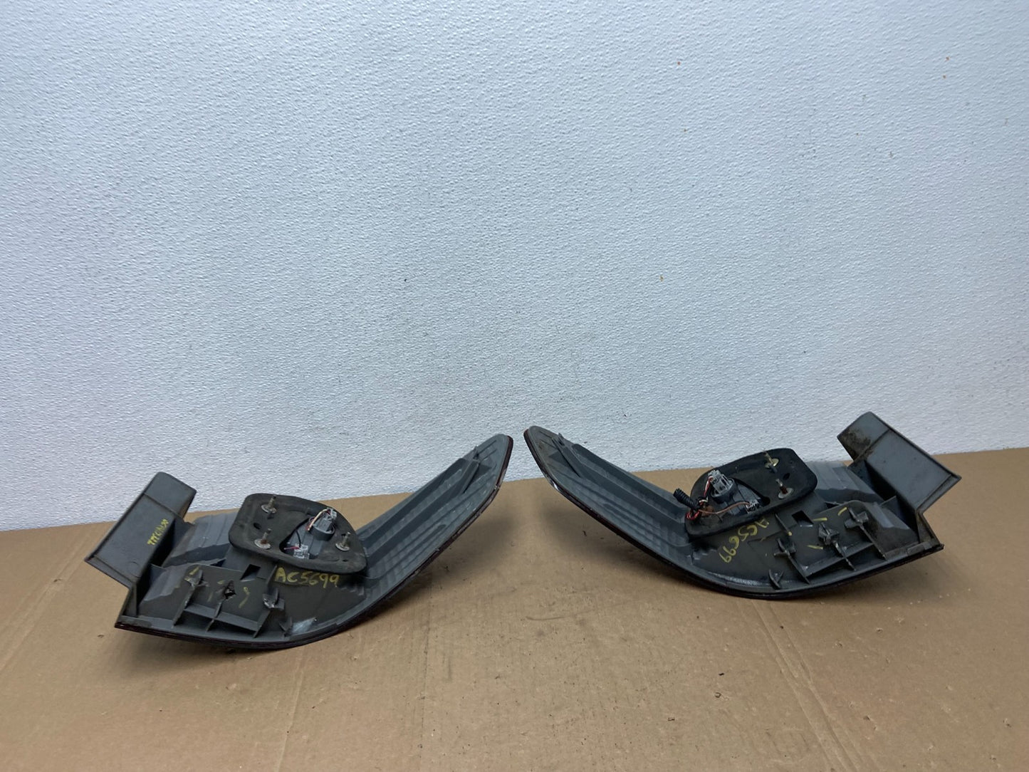 2005 Honda Accord Left+Right Side Tail Lights AC5699 DW8