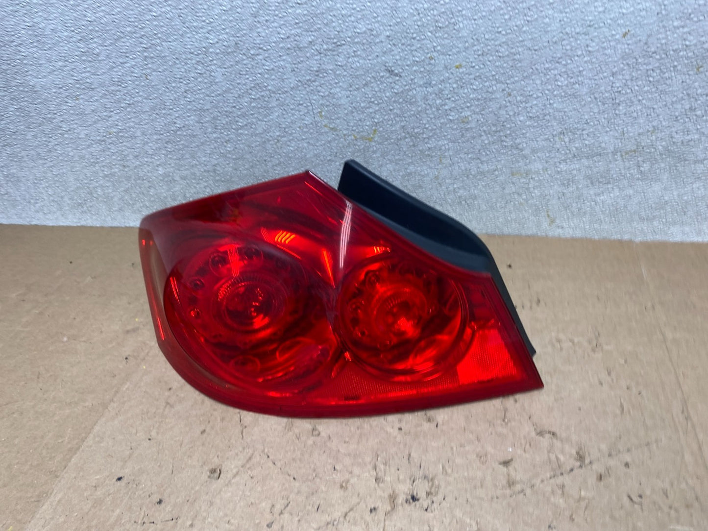 2007 to 2013 Infiniti G35 G37 Sedan Left Driver LH Side Tail Light Oem W9121 DW1