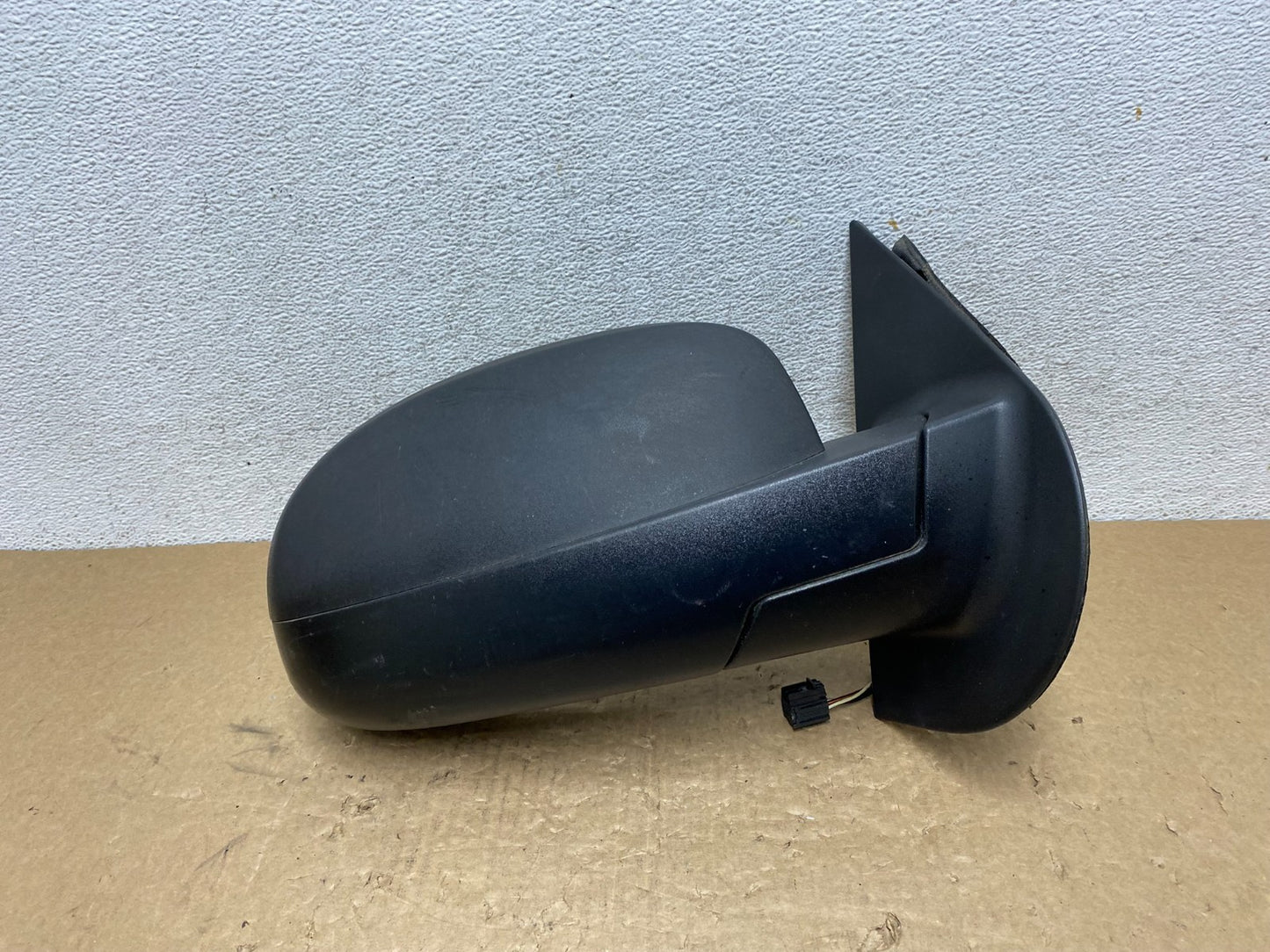2007-2013 Chevrolet Tahoe Silverado Suburban Right Passenger Mirror AF7989 DW0