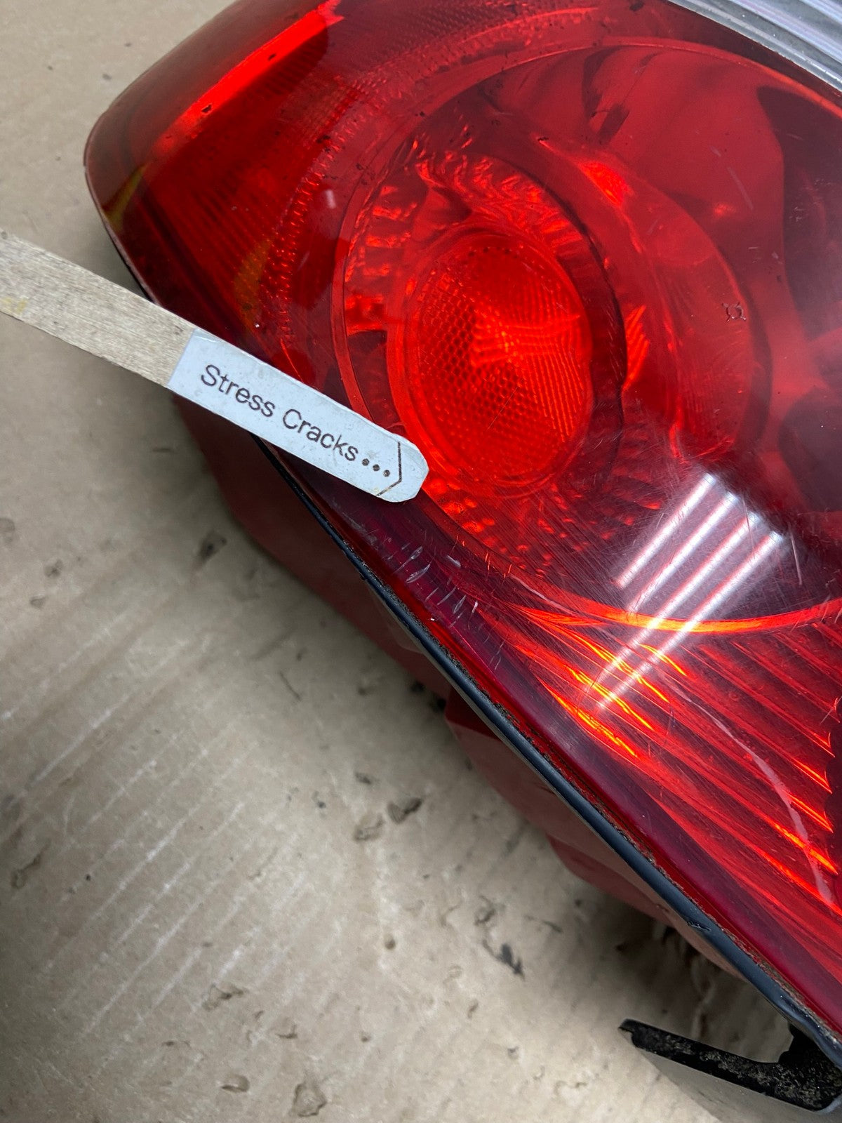 2002 - 2005 Hyundai Sonata Right Passenger RH Side Tail Light AF6991 LK4