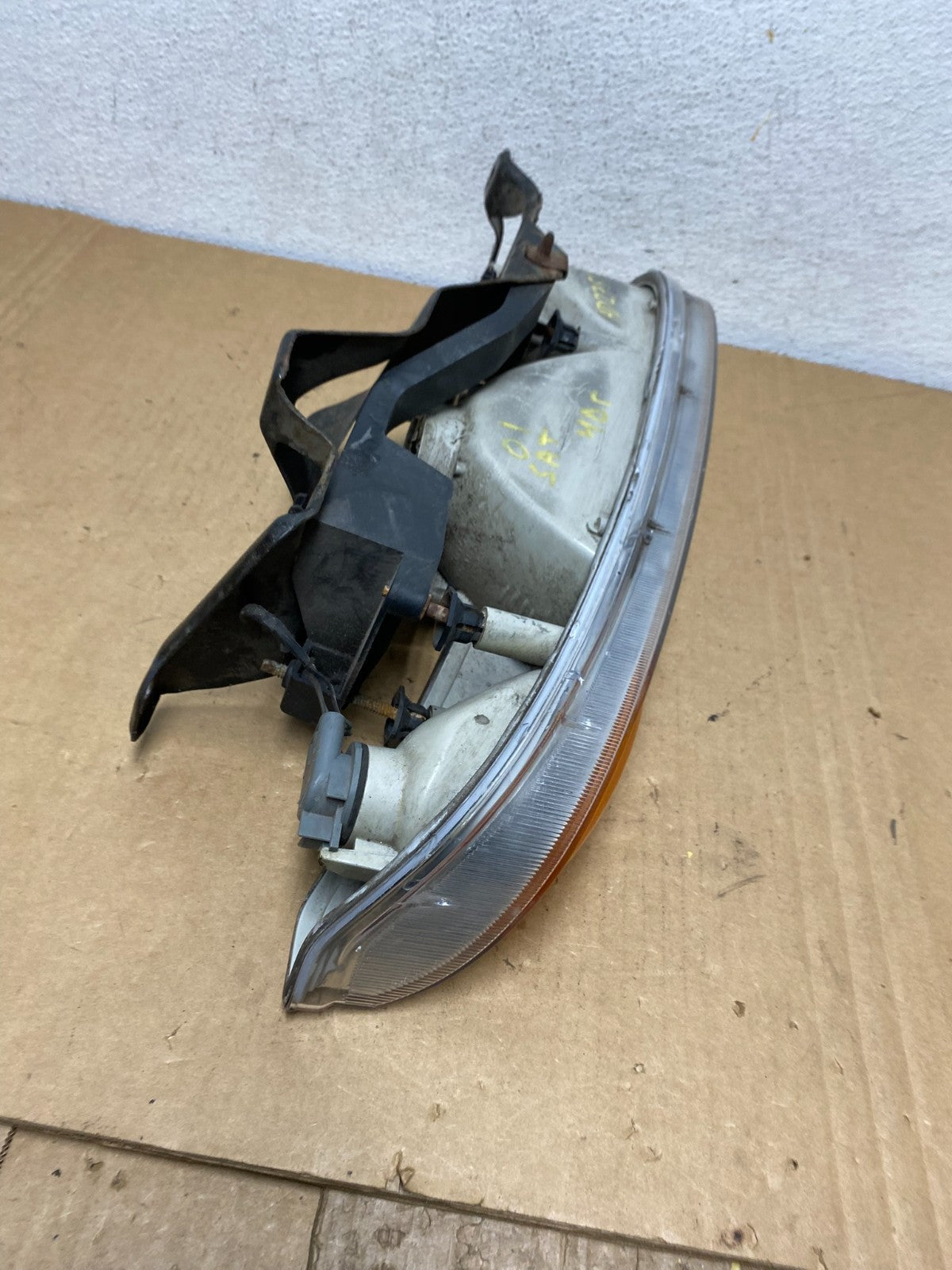2000 - 2002 Saturn SL SL1 SL2 S Series Left Driver Halogen Headlight AD2751 DW8