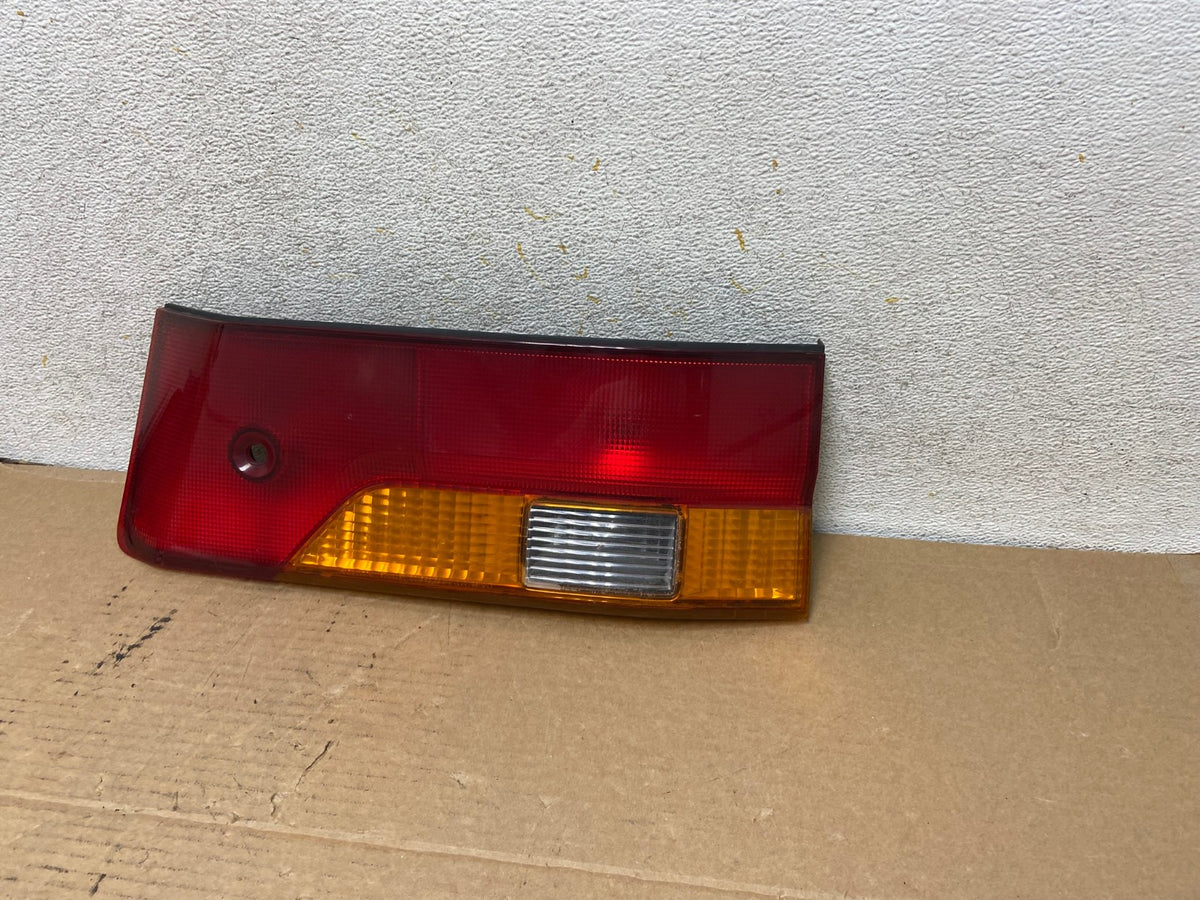 2002-2004 Honda Odyssey Right Passenger RH Side Tail Light Inner AH7905 LK2