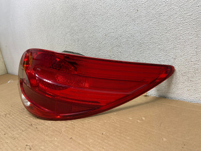 2006 - 2010 Mercedes W251 R-CLASS Right Passenger RH Side Tail Light AG9262 LK2