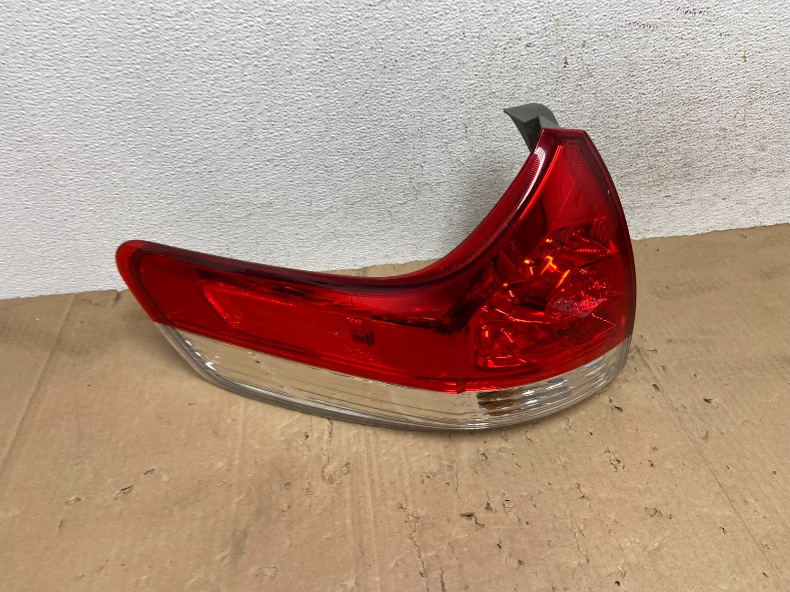 2011-2020 Toyota Sienna Left Driver LH Side Tail Light AE9216 DG2