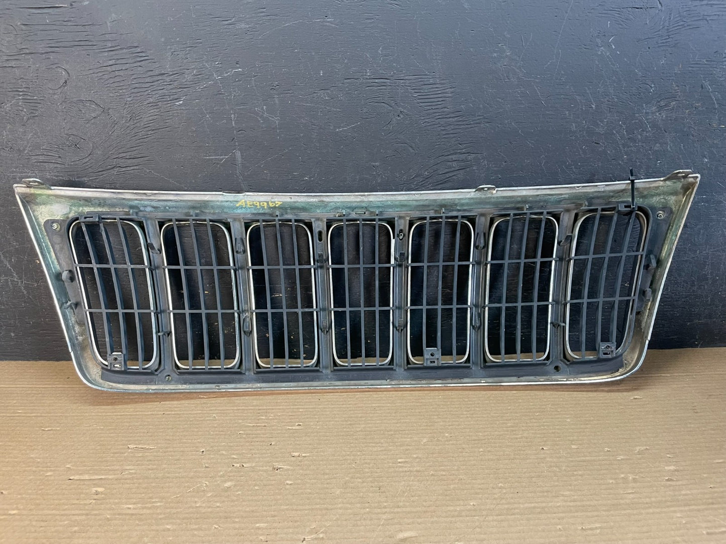 1999 to 2003 Jeep Grand Cherokee Front Upper Grill Grille AG7657 DG3