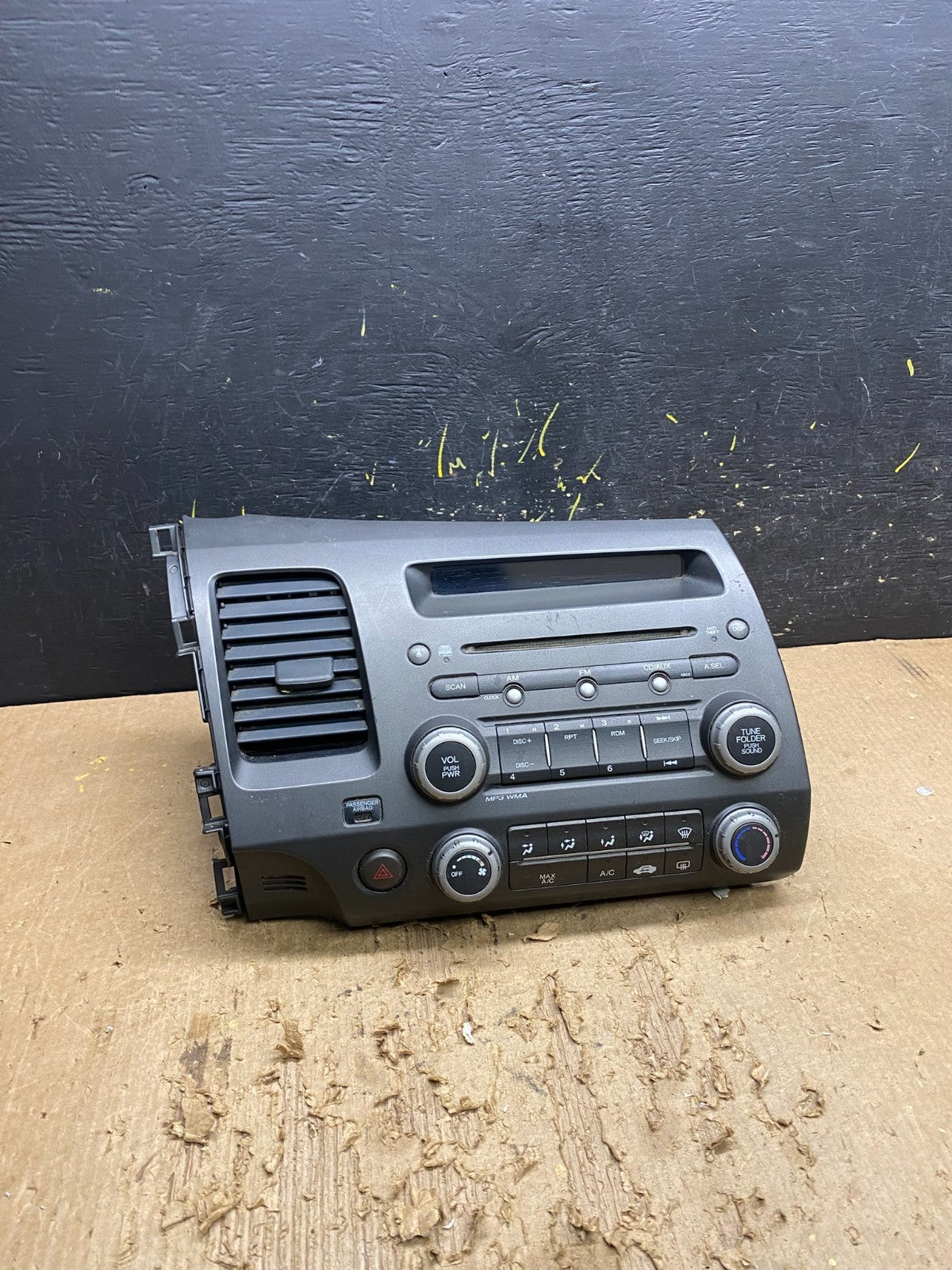 2006 - 2011 Honda Civic Radio AM/FM Climate Control Air Vent Bezel AA0036 DG0