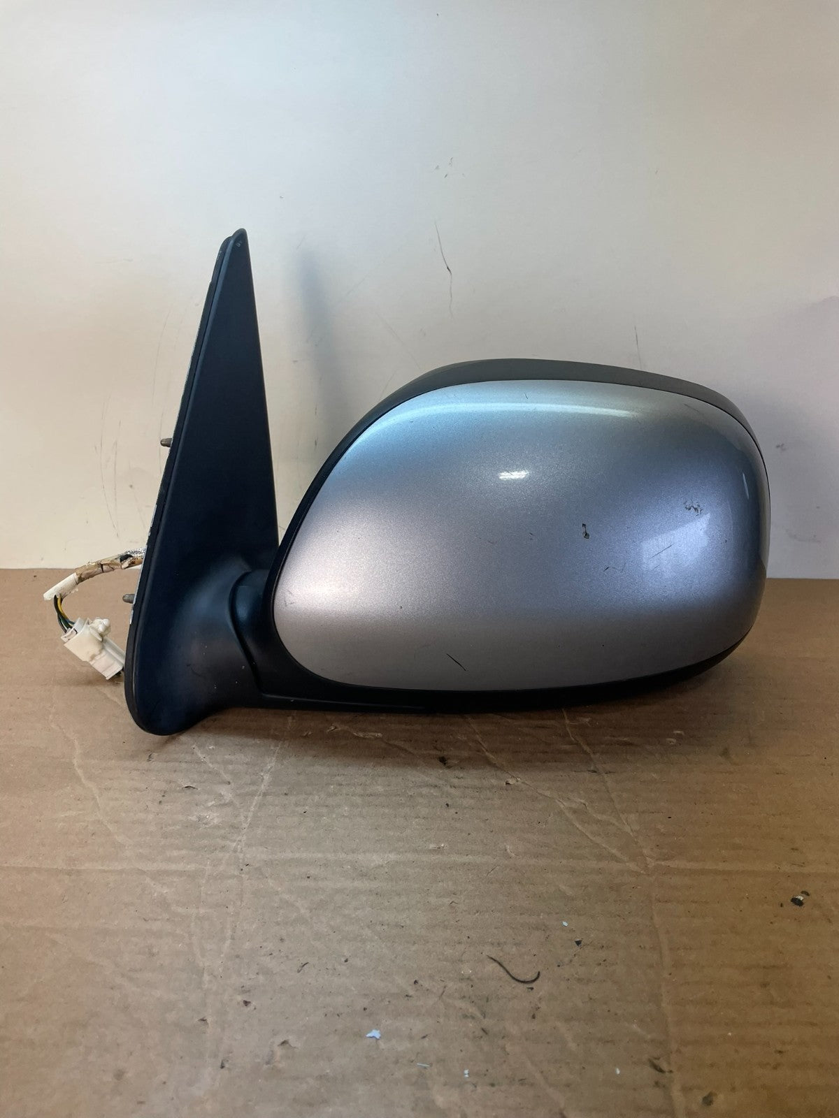 2001 to 2006 Toyota Sequoia Left Driver View Door Mirror AG9891 DW0