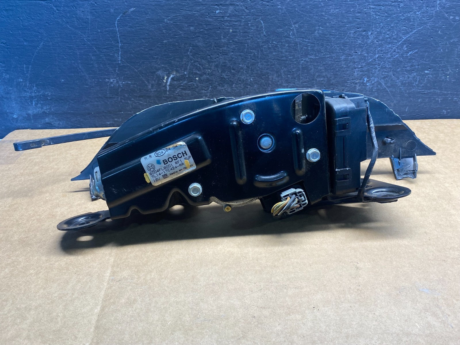2003 to 2008 Ford Expedition Navigator Rear Windshield Wiper Motor AD7441 DG4