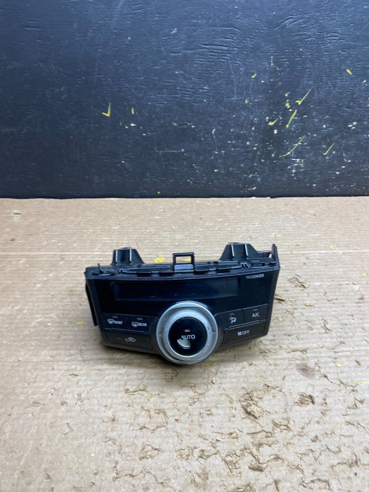 2012 2014 Toyota Prius V Climate Heater A/C AC Control Panel  Oem W3436 DG0