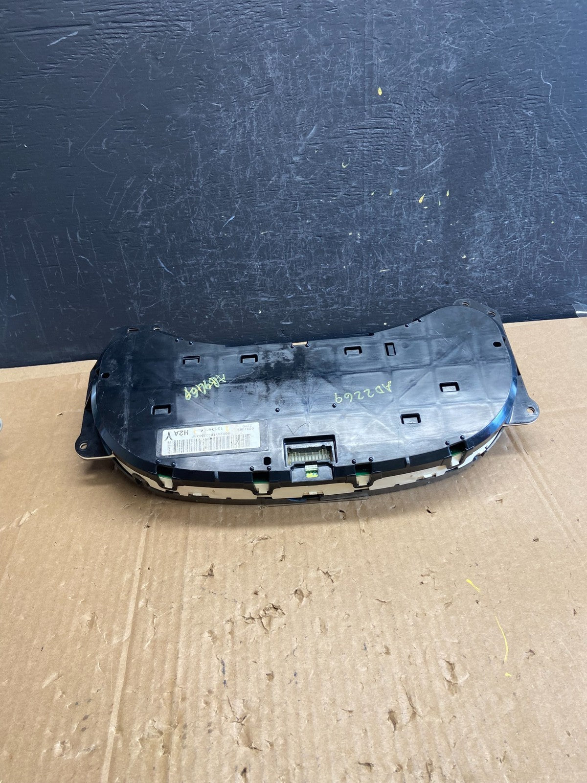 2003 to 2006 GMC Yukon Denali Cluster Gauge Speedometer AD22695
