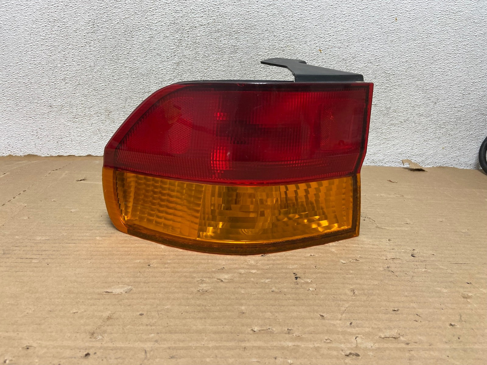 2002 2003 2004 Honda Odyssey Left Driver LH Side Tail Light AG8137 LK0