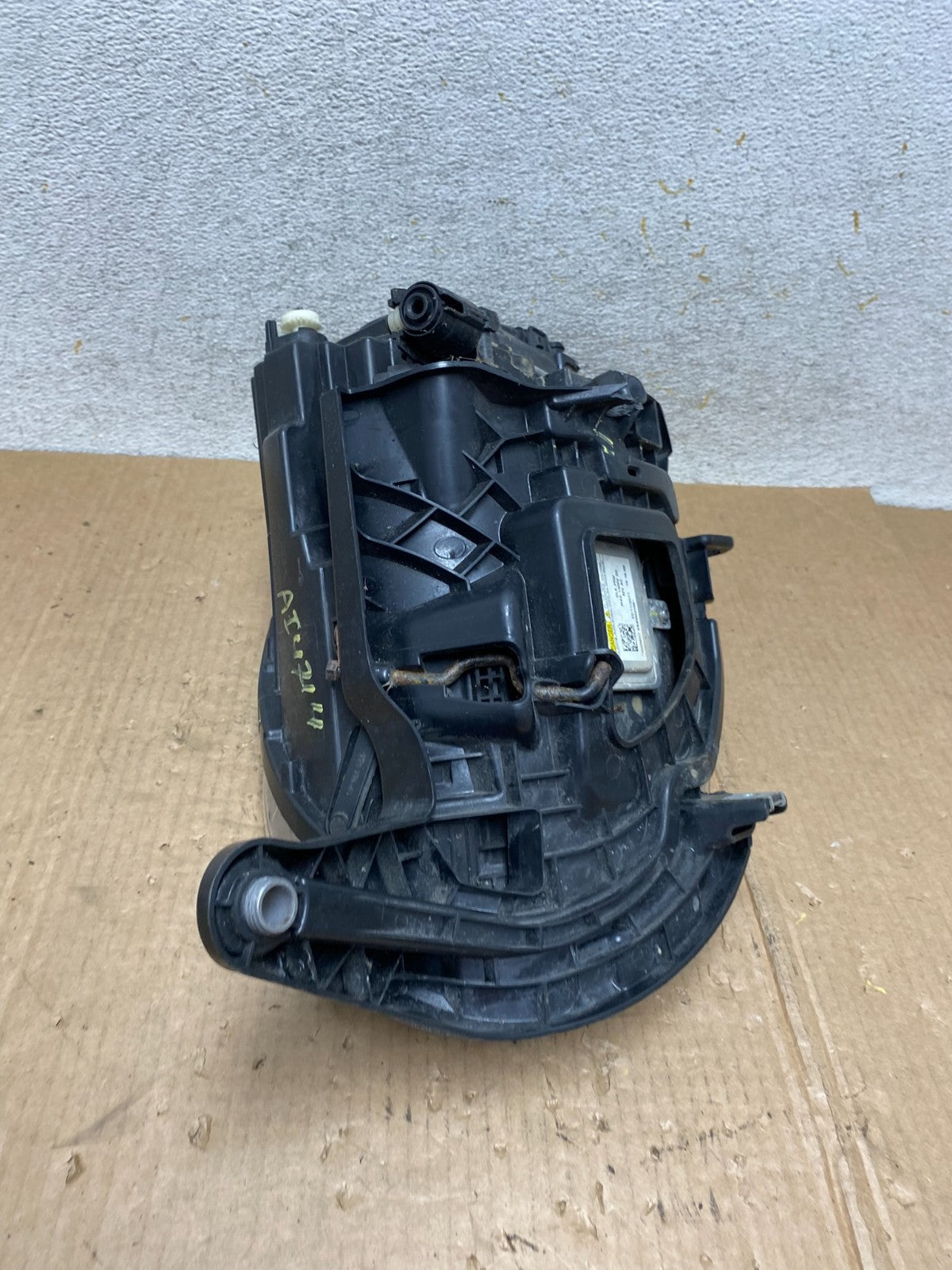 1998 to 2005 Volkswagen Beetle Right Passenger Xenon LED Headlight ai4714 DG7