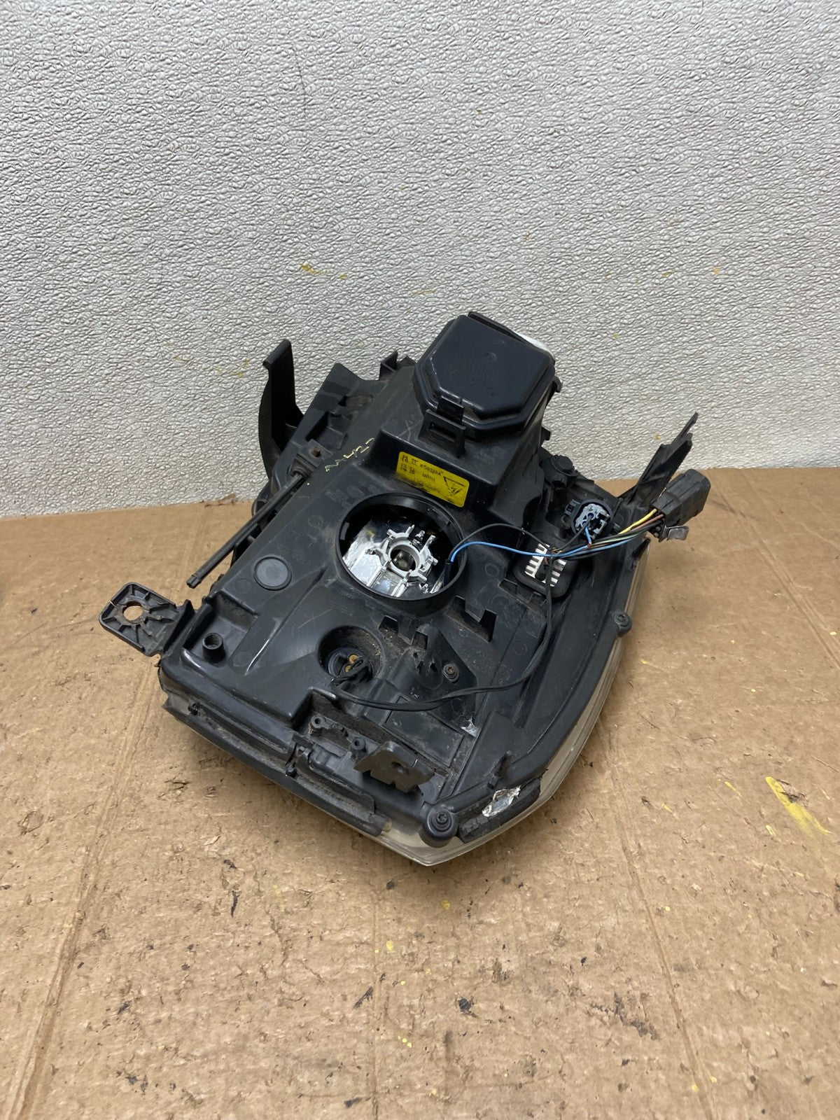 2007 - 2014 Cadillac Escalade Left Driver LH Side Xenon HID Headlight AA4222 DW5