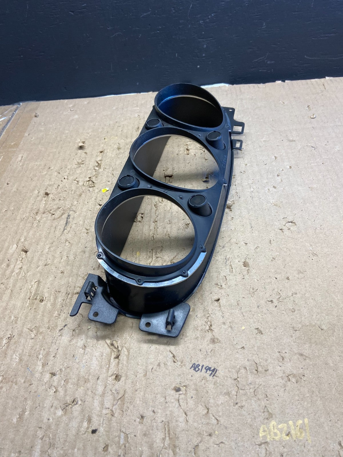 2004 - 2005 Jaguar XJ8 Instrument Cluster Gauge Speedometer Bezel Trim AB5724 DG4