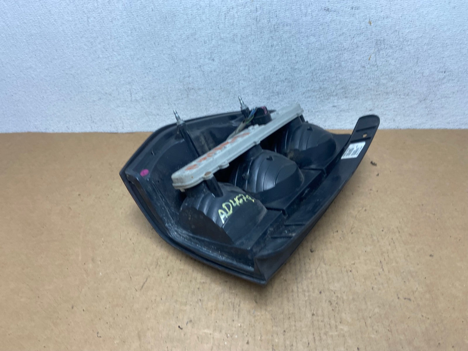 2002 to 2009 Chevrolet Trailblazer Right Passenger Rh Tail Light AD4679 LK5