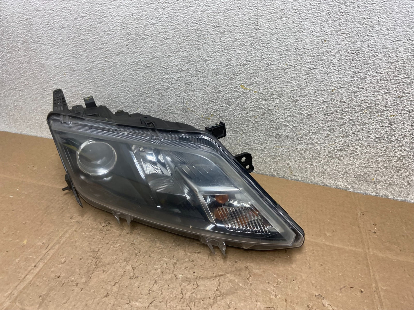 2010 2011 2012 Ford Fusion Right Passenger RH Headlight Halogen OEM Z0989 DW1
