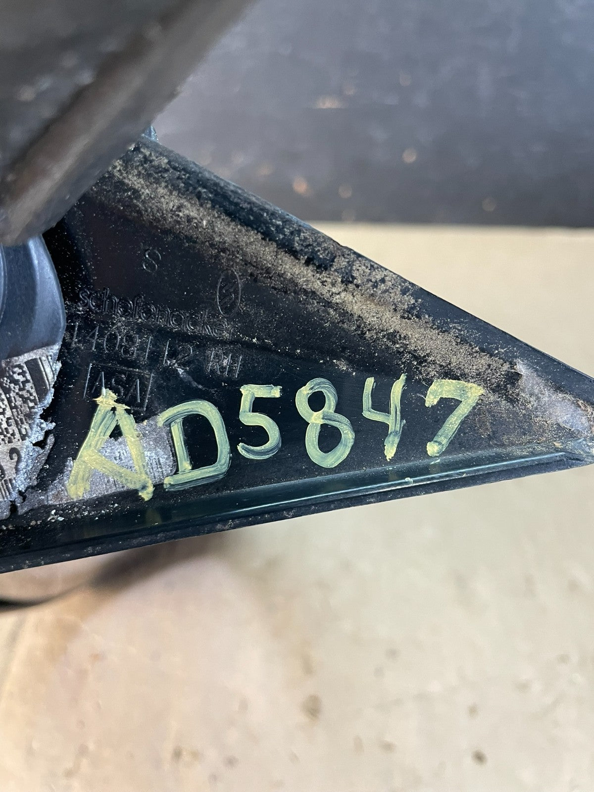 2005 to 2010 Chrysler 300 Right Passenger RH View Door Mirror AD5847 DW8