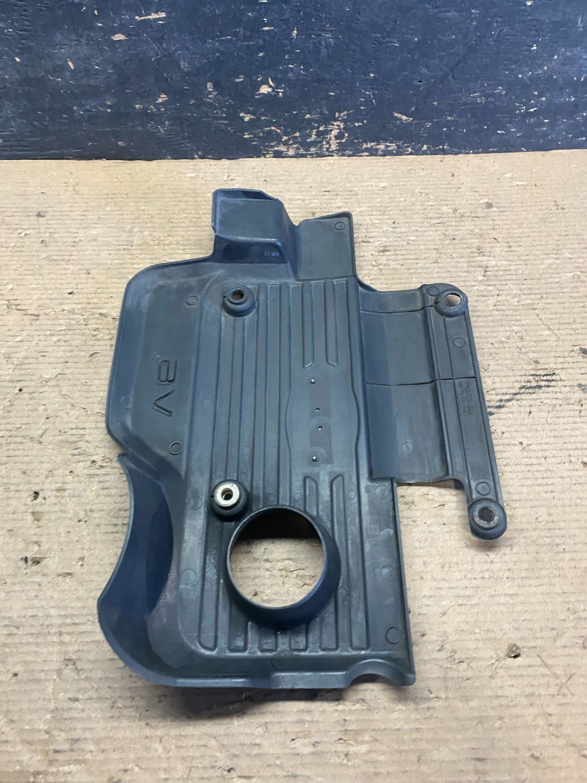 1999 2000 2001 Infiniti i30 3000 v6 Engine Cover Motor Shield s3446 DG7