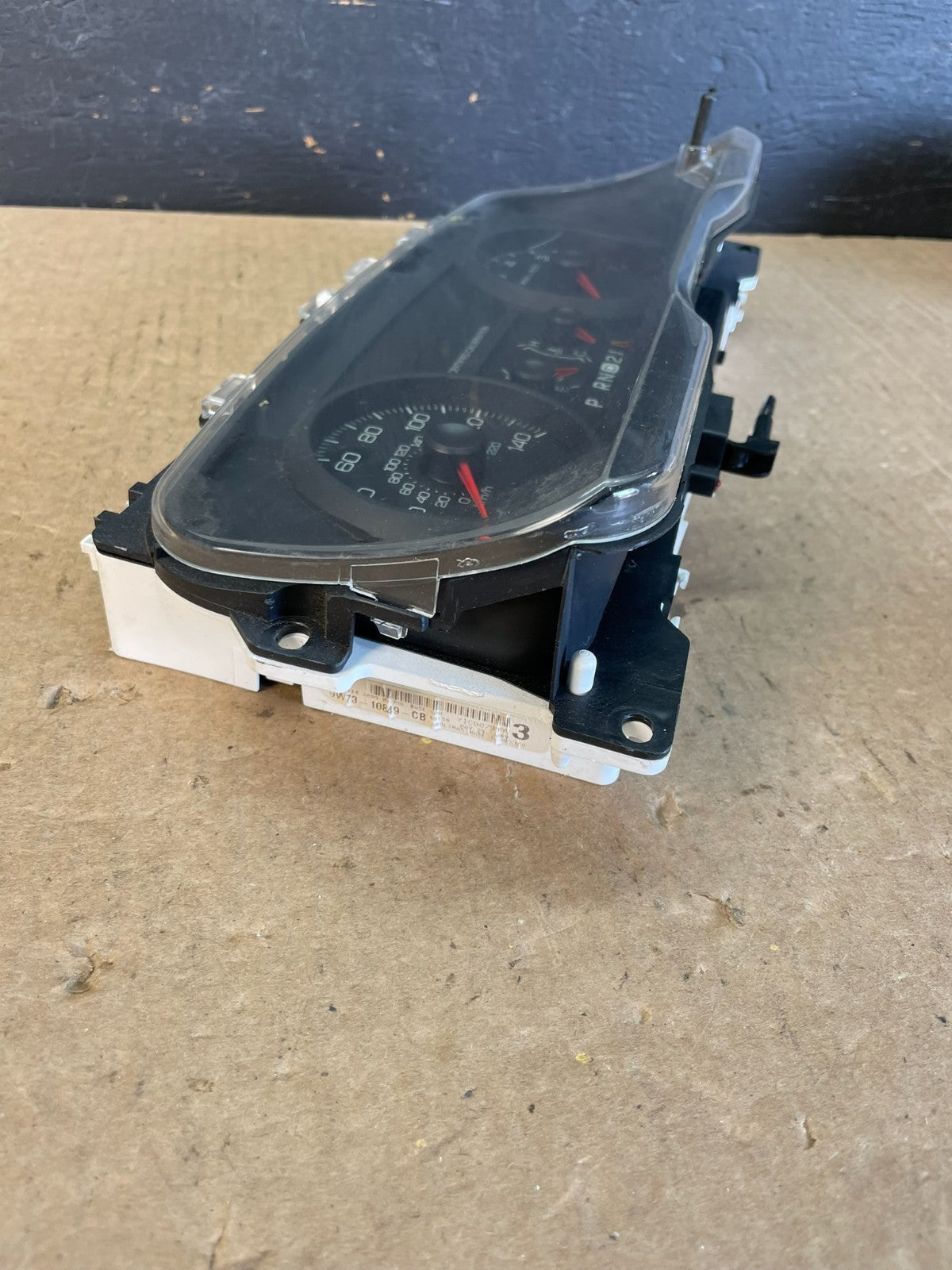 2009 to 2011 Mercury Grand Marquis Speedometer Cluster Gauge ad0394 DG1