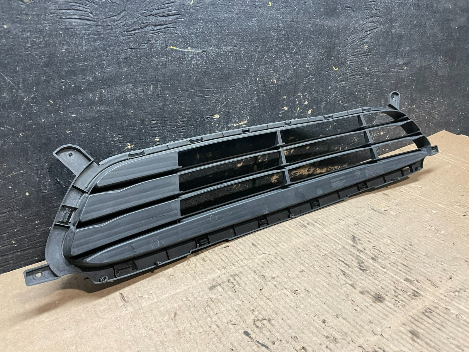 2012 to 2014 Hyundai Accent Front Bumper Lower Center Grille Y1210 DG4