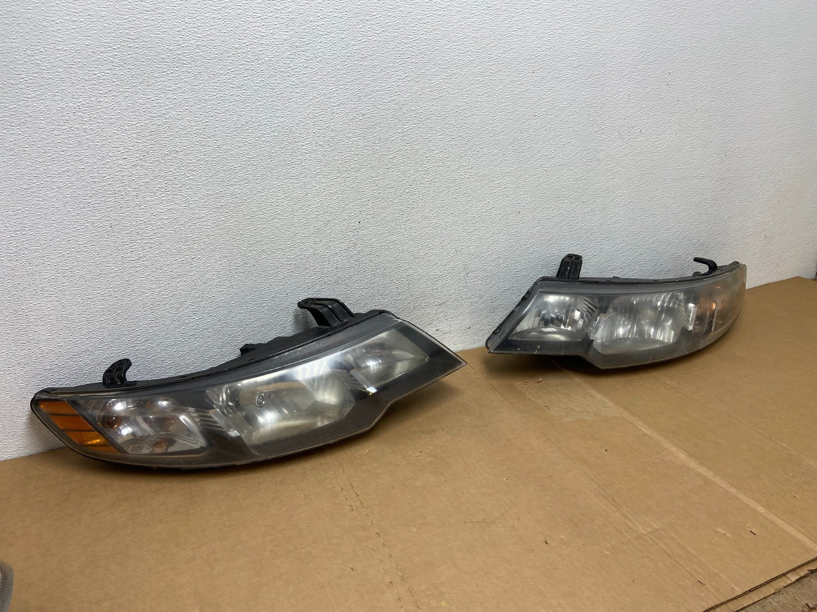 2010 2011 2012 Kia Forte Left+Right Side Headlights Halogen AC8373 DW2