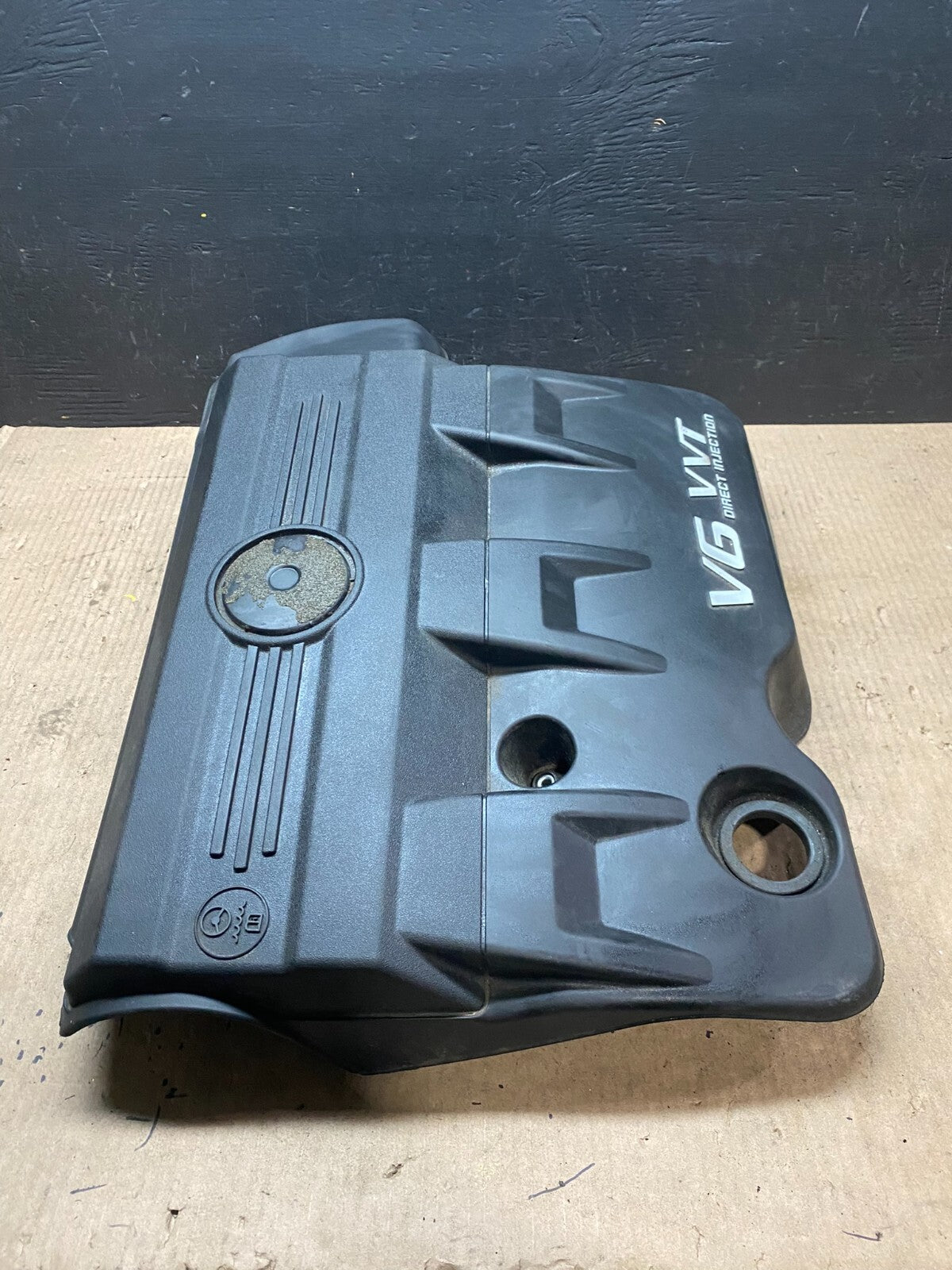 2010 to 2012 Cadillac SRX 3.6L Plastic Engine Cover Shield E4818 DG12