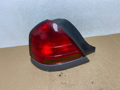 1998-2003 Ford Crown Victoria Left Driver Lh Side Tail Light AF9745 DW0