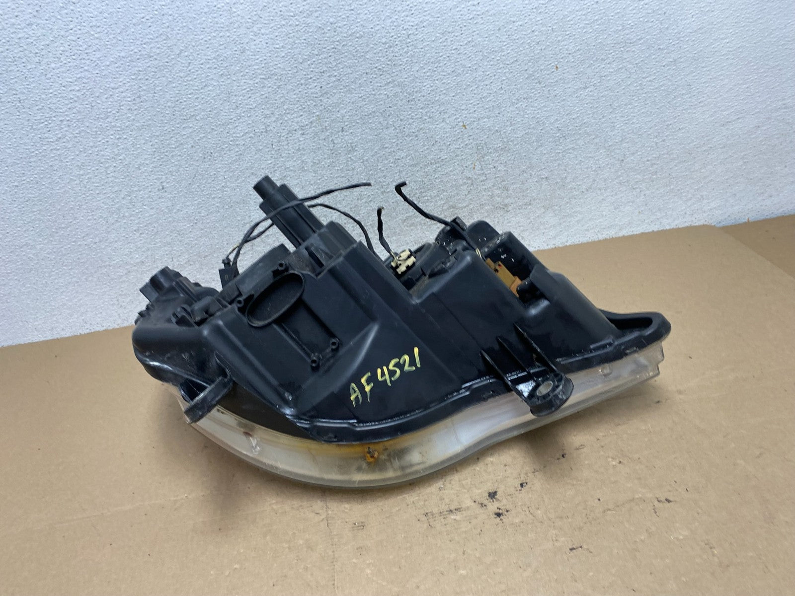 2008 to 2016 Chrysler Town and Country Left Driver Lh Side Headlight AF4521 DW7