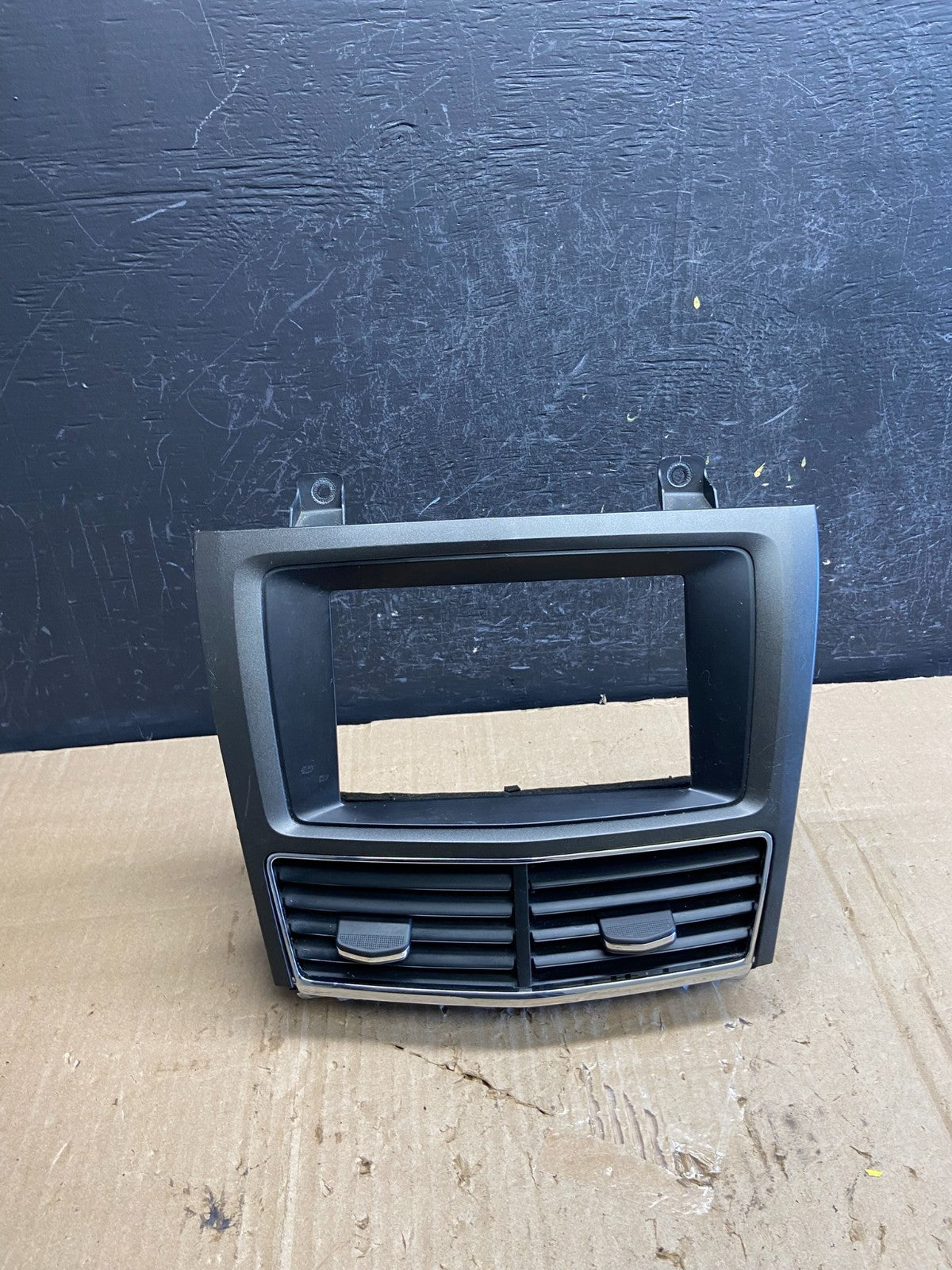 2010 - 2012 Lincoln Mkt Center Dash Gps Radio Bezel Panel Air Vent AE1962 DG0