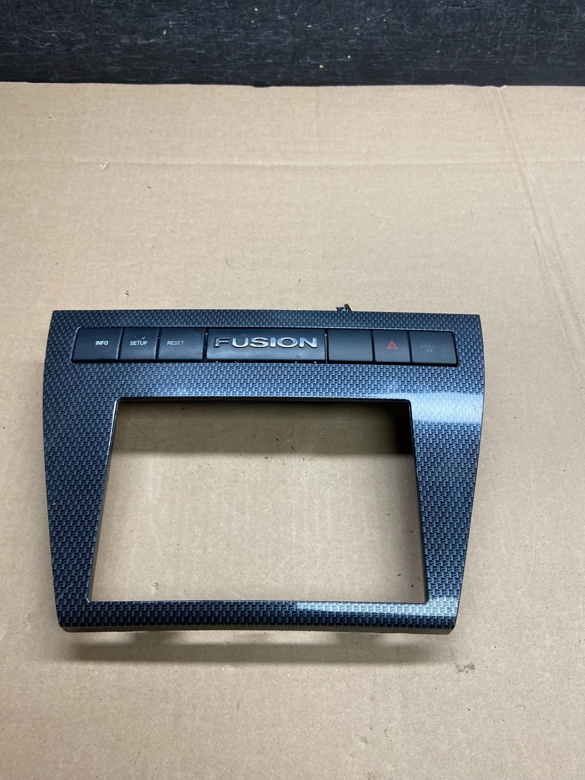 2006 to 2009 Ford Fusion Center Dash Radio Bezel Trim ai6218 DG0