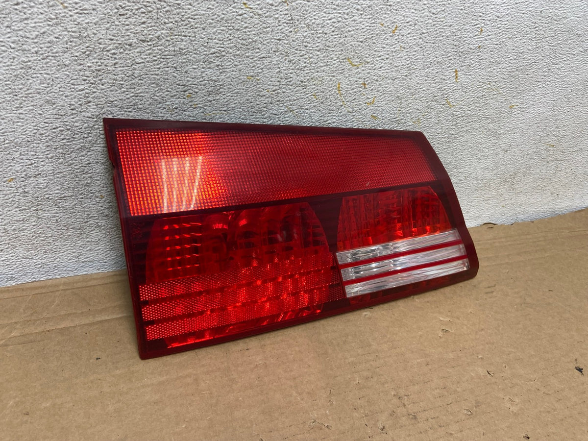 2004 - 2005 Toyota Sienna Left Driver LH Side Inner Tail Light AH8351 LK1
