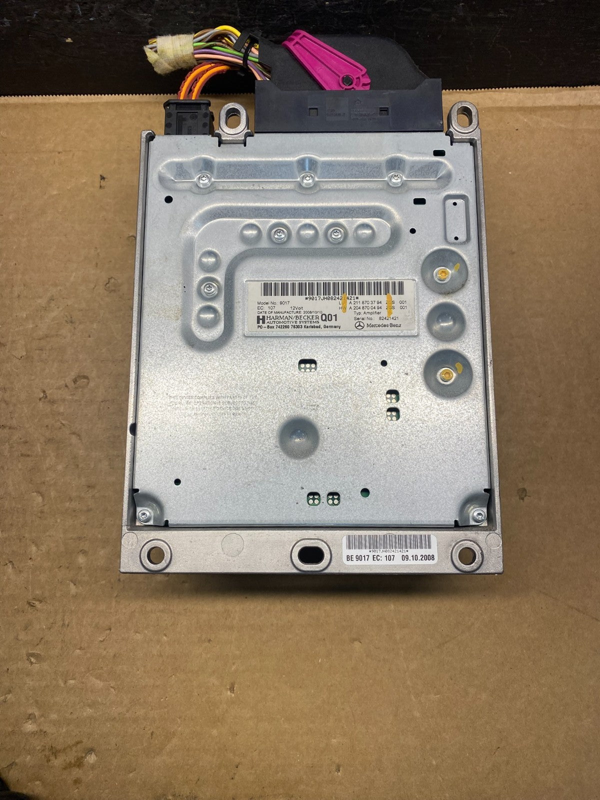 2008-2012 Mercedes W204 C300 C350 CLS550 Radio Harman Becker Amplifier af6710 DG1