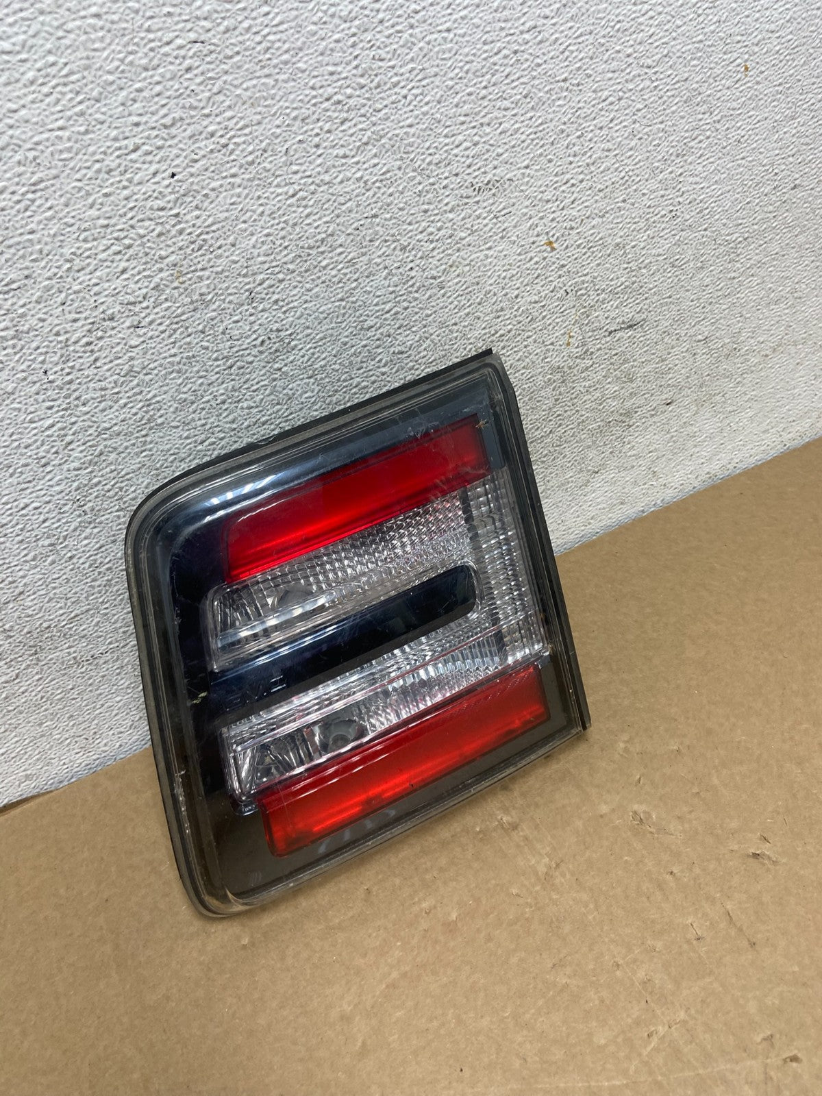 2013 to 2016 GMC Acadia Right Passenger RH Side Inner Tail Light AF7296 DW2
