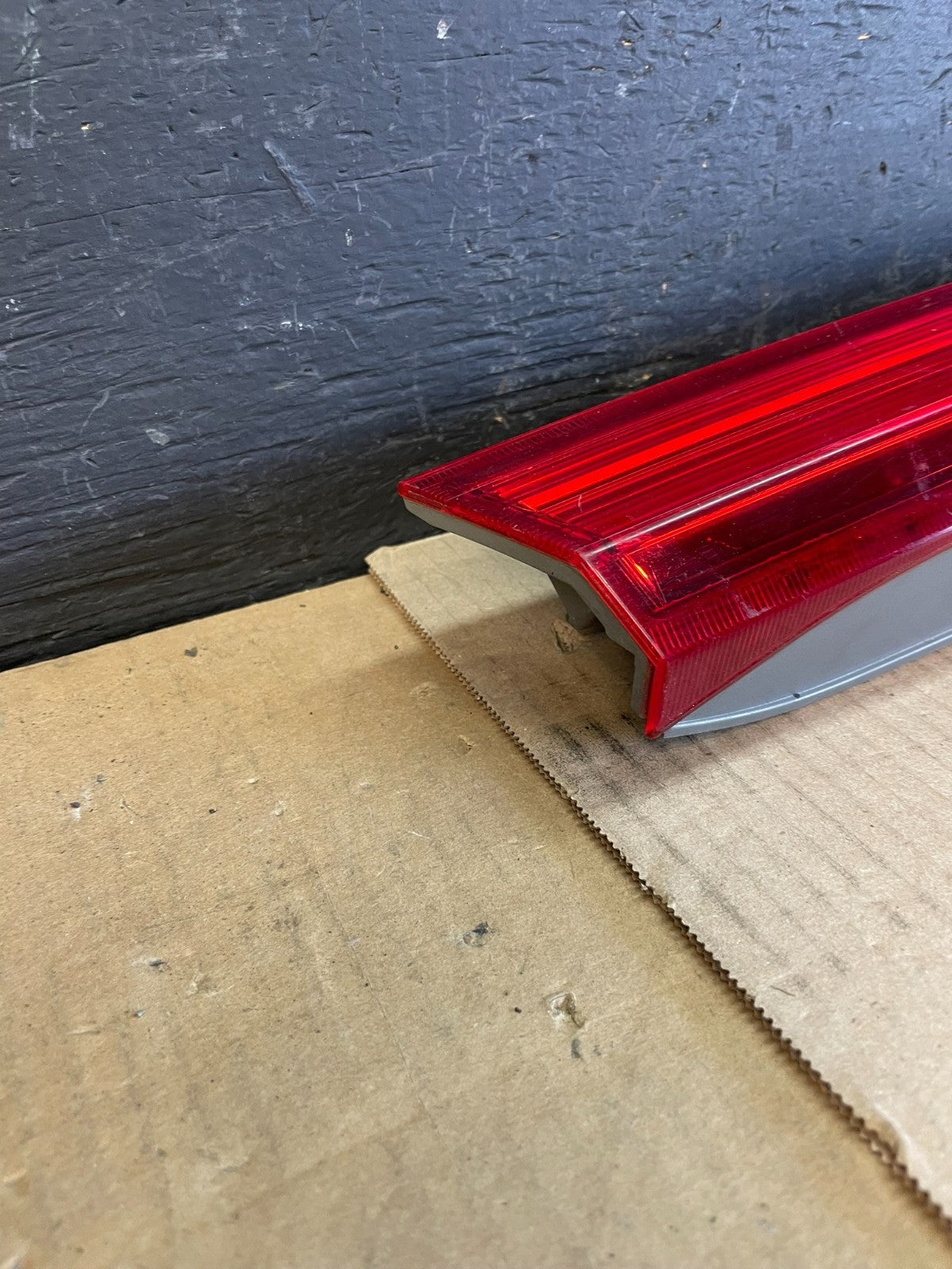 2013 to 2016 Honda Odyssey Rear Tail Gate Reflector AC20352