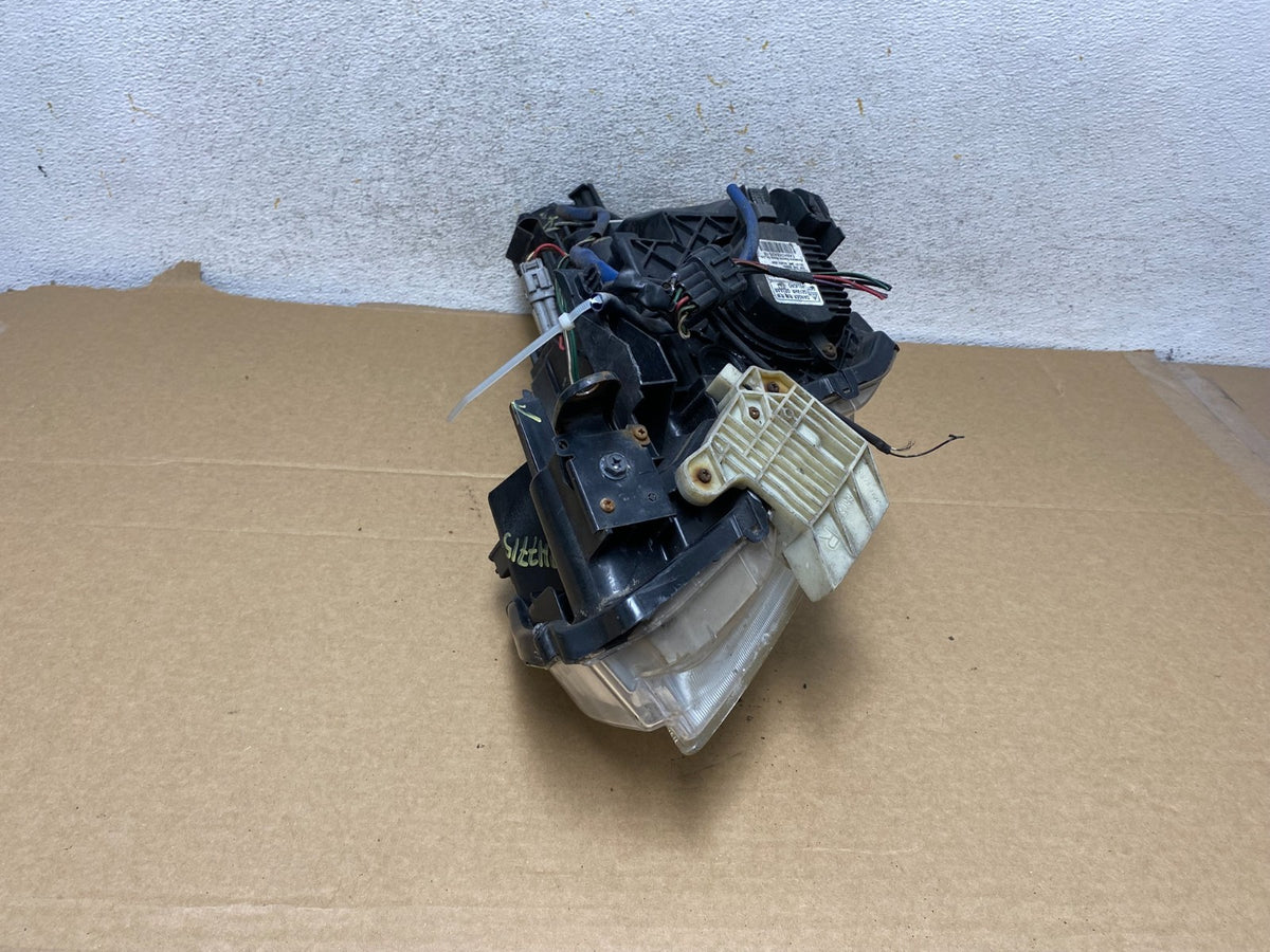 2010-2012 Infiniti G37 Right Passenger Side Xenon HID Headlight AH7715 DW9