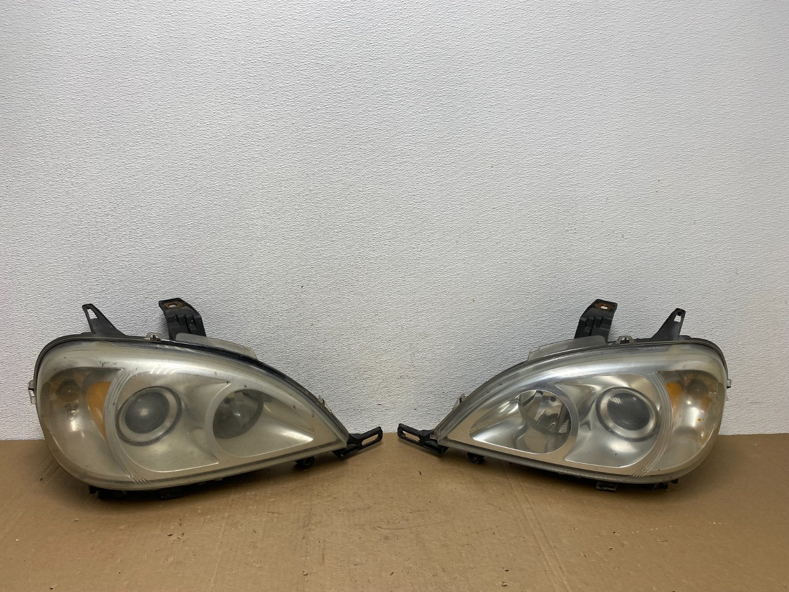 2002 - 2005 Mercedes ML ML350 ML500 Left+Right Side Halogen Headlights AC5787 DW0